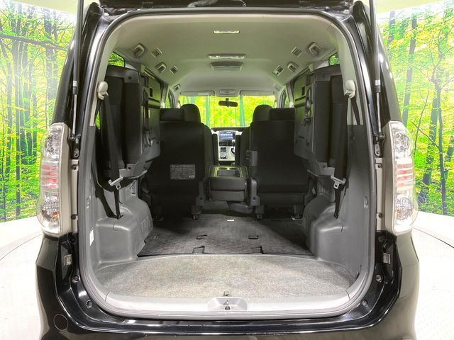 TOYOTA VOXY 2009 Image 31