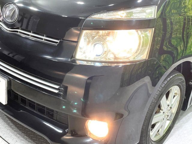 TOYOTA VOXY 2009 Image 31