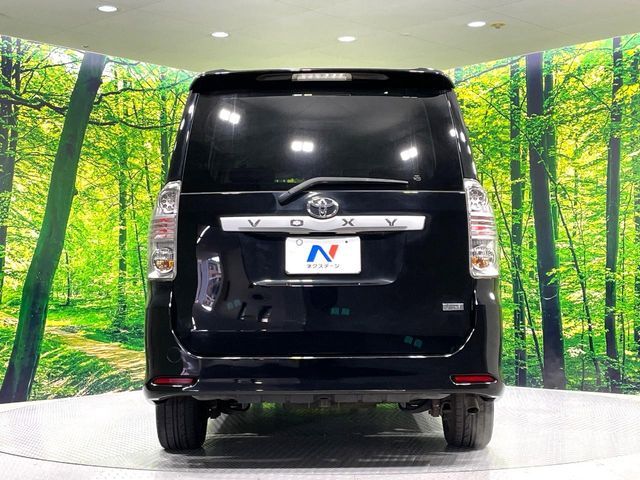 TOYOTA VOXY 2009 Image 31