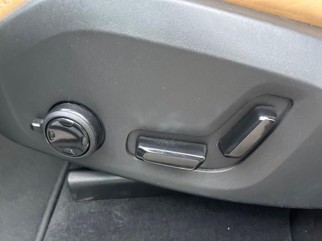 VOLVO XC60 2017 Image 31