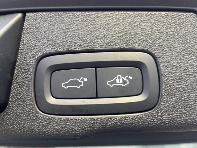 VOLVO XC60 2017 Image 31