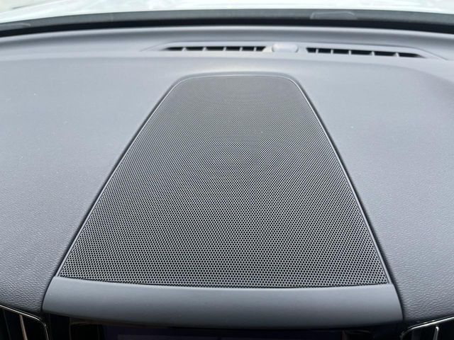 VOLVO XC60 2017 Image 31