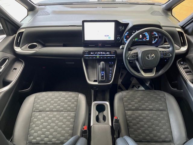 TOYOTA VOXY HYBRID 2023 Image 31