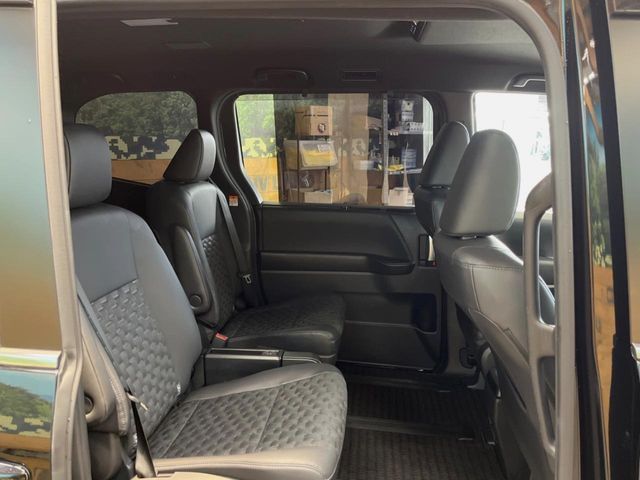 TOYOTA VOXY HYBRID 2023 Image 31