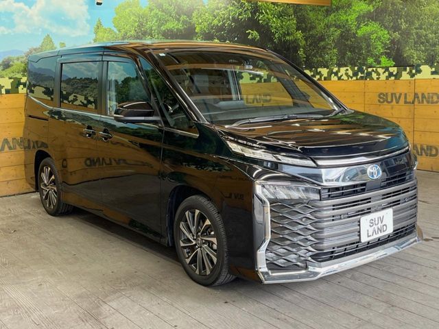 TOYOTA VOXY HYBRID 2023 Image 31