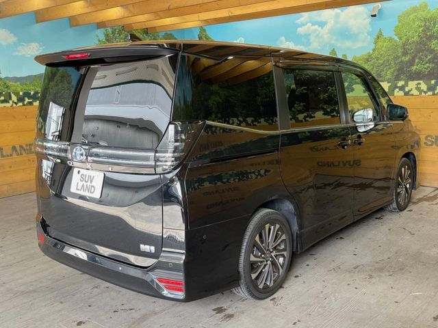 TOYOTA VOXY HYBRID 2023 Image 31