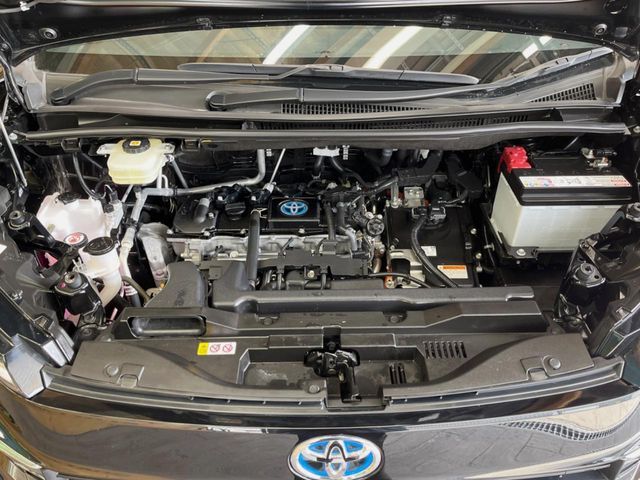 TOYOTA VOXY HYBRID 2023 Image 31