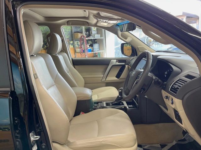 TOYOTA LANDCRUISER PRADO 2023 Image 31