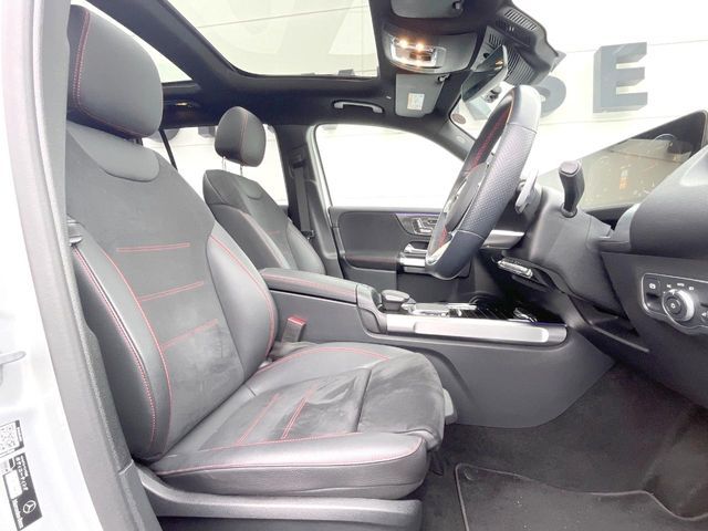 MERCEDES BENZ GLB 2023 Image 31