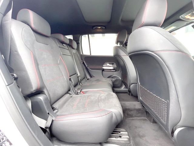 MERCEDES BENZ GLB 2023 Image 31