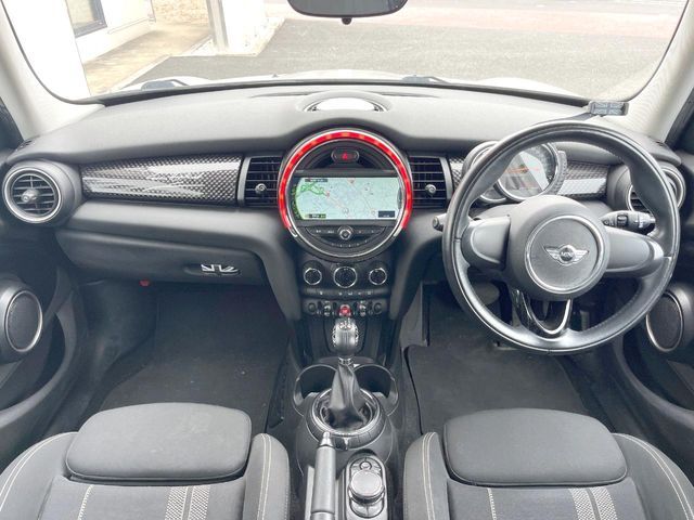 BMW MINI COOPER S 5D 2015 Image 31