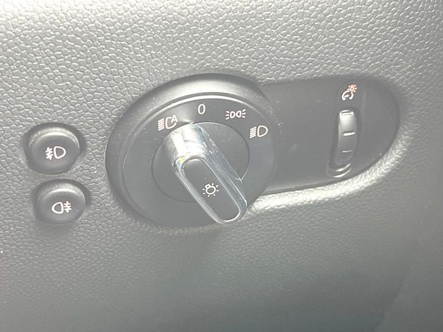 BMW MINI COOPER S 5D 2015 Image 31