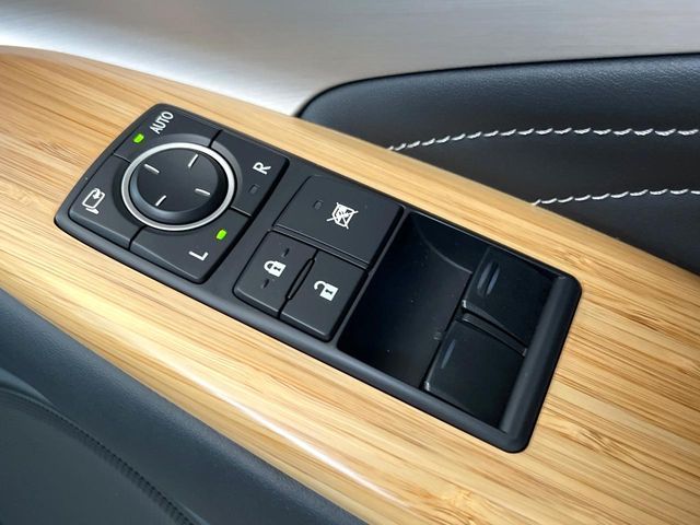 TOYOTA LEXUS RC300H 2016 Image 31