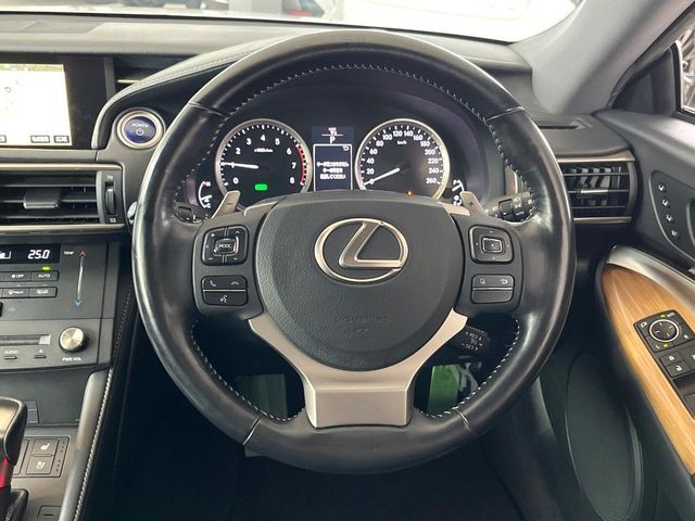 TOYOTA LEXUS RC300H 2016 Image 31