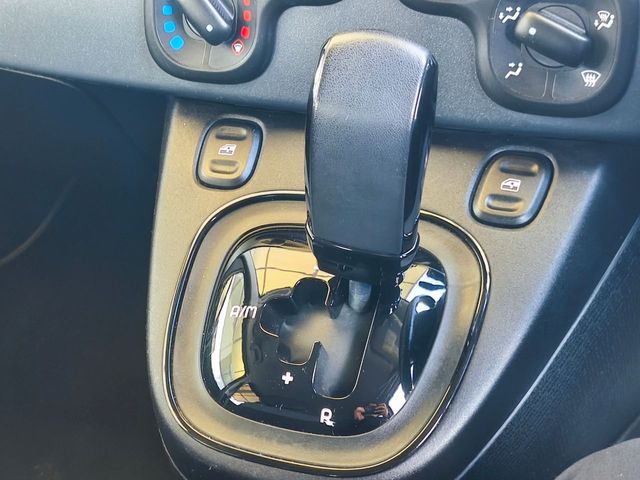 FIAT PANDA 2017 Image 31