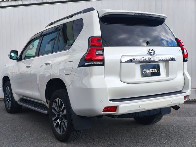 TOYOTA LANDCRUISER PRADO 2023 Image 31