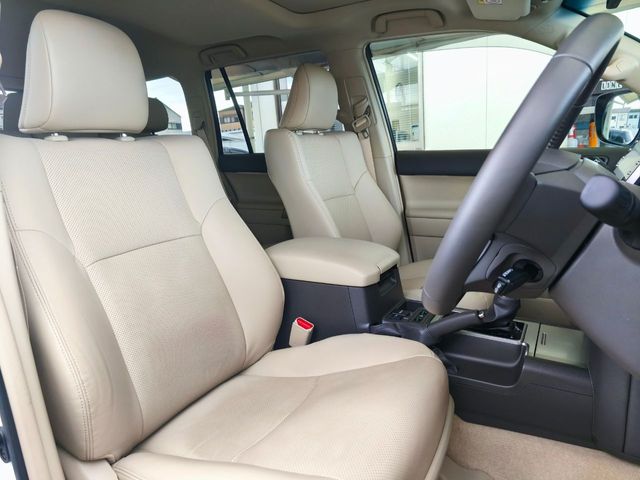 TOYOTA LANDCRUISER PRADO 2023 Image 31
