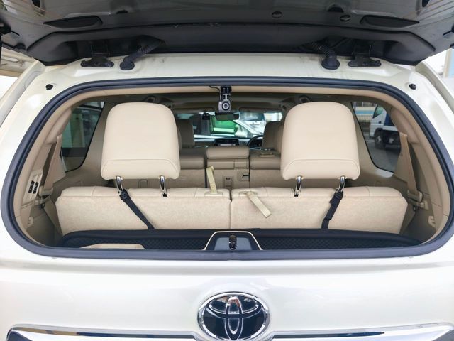 TOYOTA LANDCRUISER PRADO 2023 Image 31