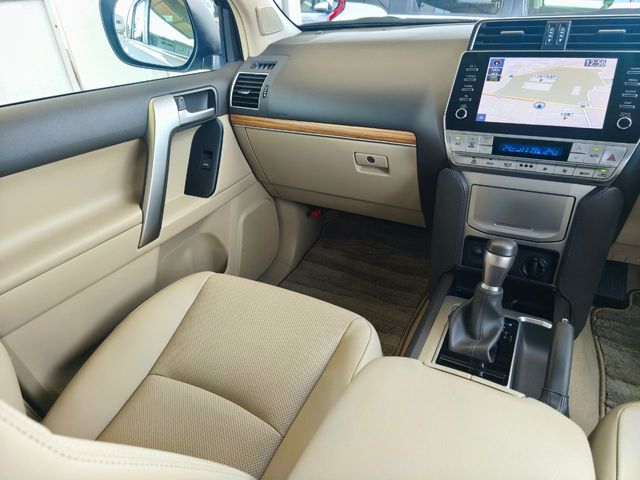 TOYOTA LANDCRUISER PRADO 2023 Image 31