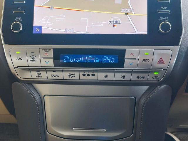 TOYOTA LANDCRUISER PRADO 2023 Image 31