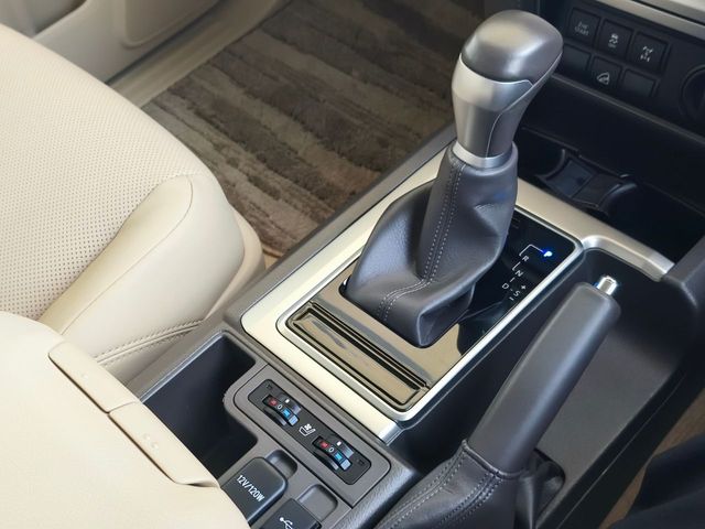 TOYOTA LANDCRUISER PRADO 2023 Image 31