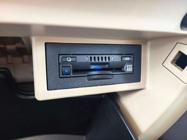 TOYOTA LANDCRUISER PRADO 2023 Image 31