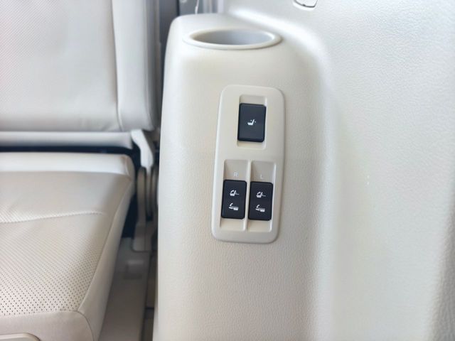 TOYOTA LANDCRUISER PRADO 2023 Image 31