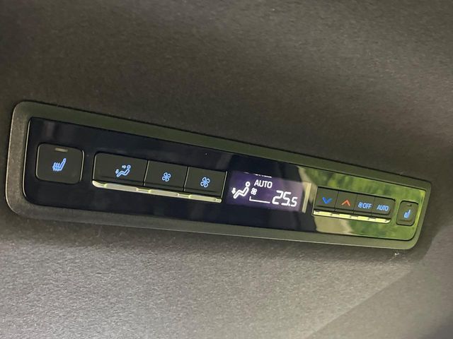 TOYOTA VOXY HYBRID 2024 Image 31