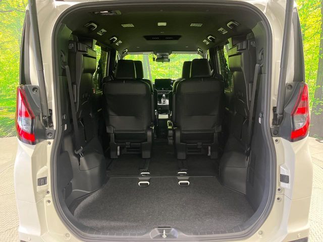 TOYOTA NOAH HYBRID 2024 Image 31