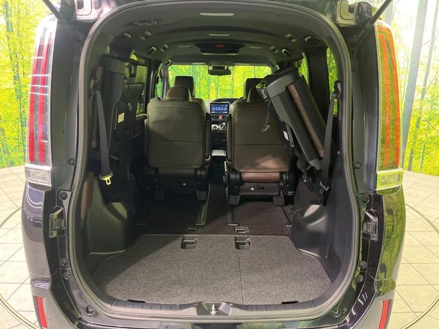 TOYOTA ESQUIRE HYBRID 2017 Image 31