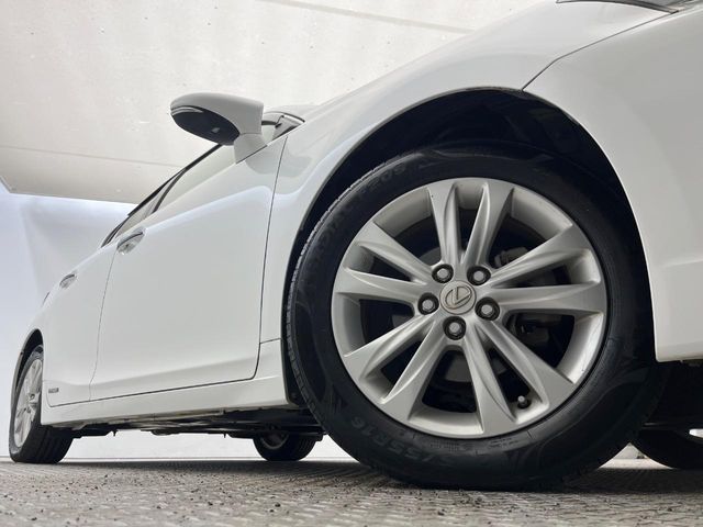 TOYOTA LEXUS CT200H 2015 Image 31