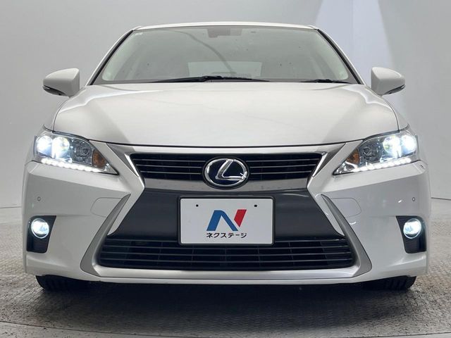 TOYOTA LEXUS CT200H 2015 Image 31