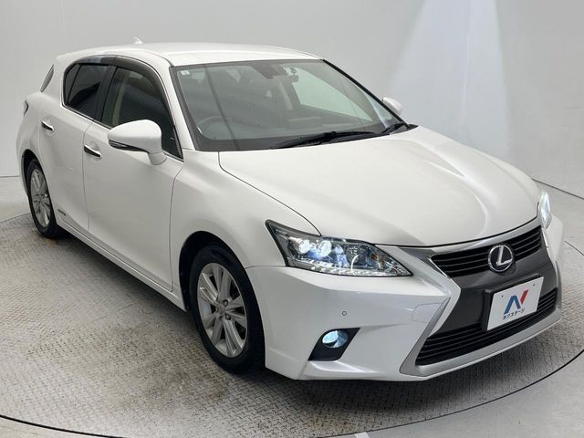 TOYOTA LEXUS CT200H 2015 Image 31