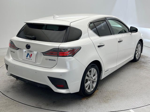 TOYOTA LEXUS CT200H 2015 Image 31