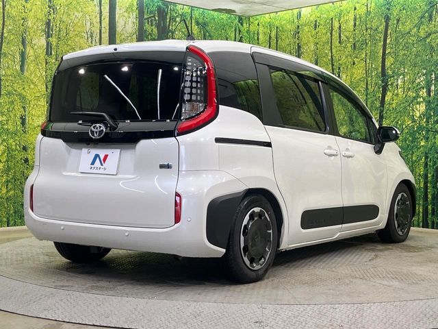 TOYOTA SIENTA HYBRID 2024 Image 31