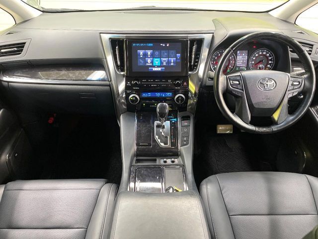 TOYOTA VELLFIRE 2018 Image 31