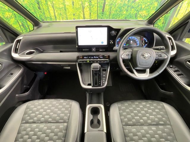 TOYOTA VOXY HYBRID 2025 Image 31