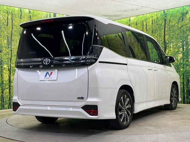 TOYOTA VOXY HYBRID 2025 Image 31