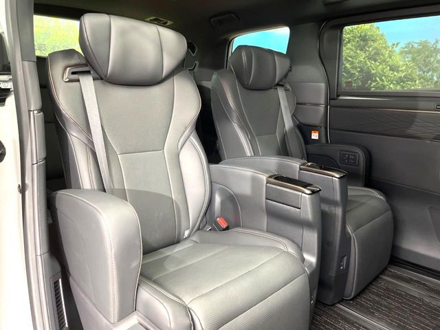 TOYOTA ALPHARD HYBRID 2024 Image 31