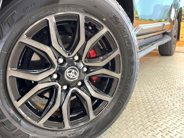 TOYOTA HILUX 4WD 2022 Image 31