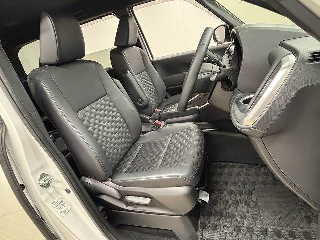 TOYOTA VOXY HYBRID 2023 Image 31