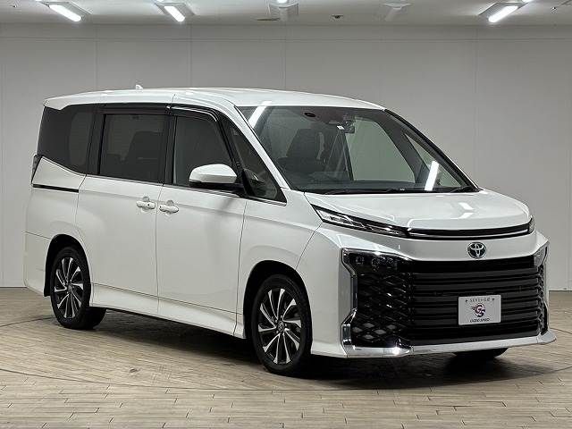 TOYOTA VOXY HYBRID 2023 Image 31