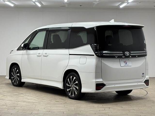TOYOTA VOXY HYBRID 2023 Image 31