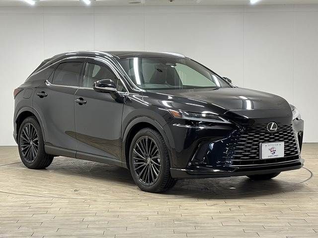 TOYOTA LEXUS RX450H+ 2023 Image 31