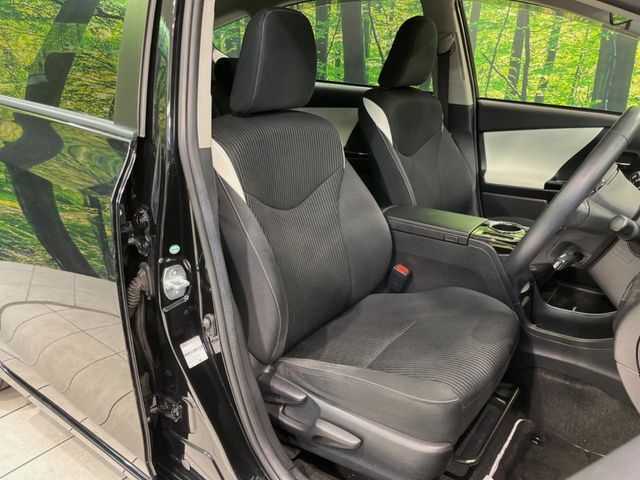 TOYOTA PRIUS ALPHA 2019 Image 31