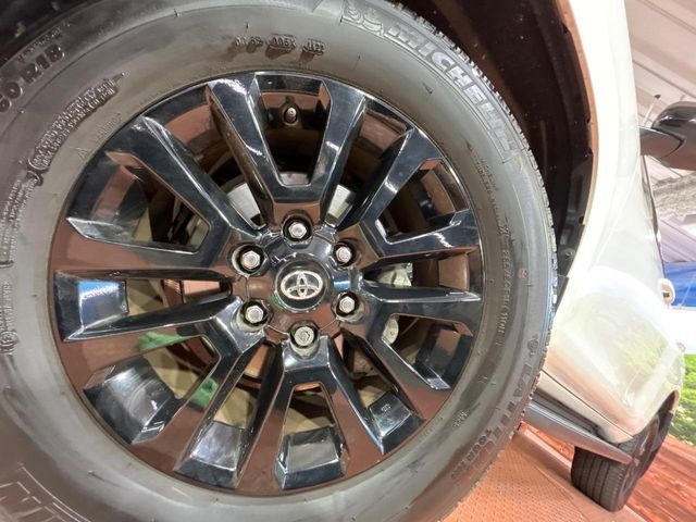 TOYOTA LANDCRUISER PRADO 2022 Image 31