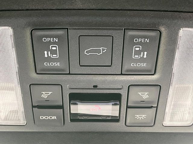 TOYOTA VOXY 2022 Image 31