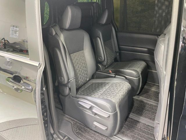 TOYOTA VOXY 2022 Image 31