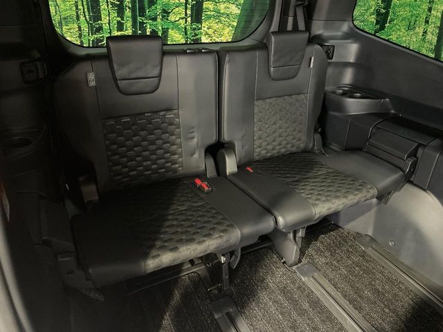 TOYOTA VOXY 2022 Image 31