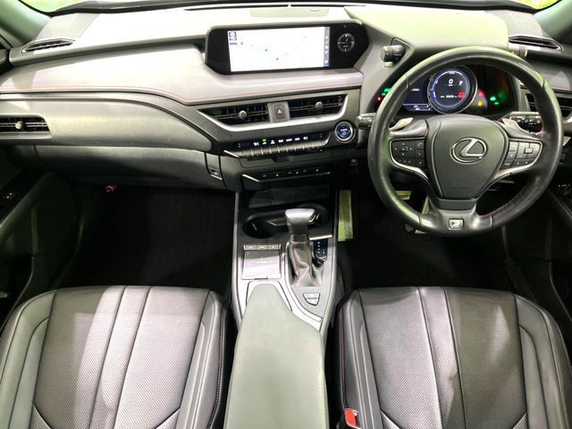 TOYOTA LEXUS UX250H 2020 Image 31